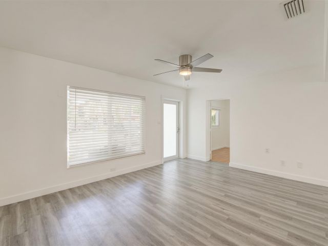 Home for sale at 638 SW 5th Ave - photo 5174179
