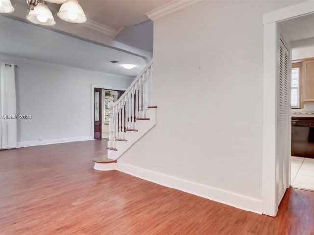 Home for rent at 161 NE 50th St 1 - photo 5173667