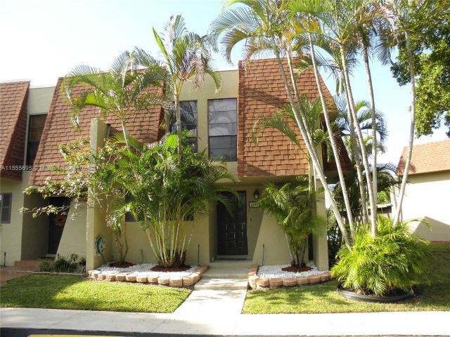 Home for rent at 8906 Palm Tree Lane 8906 - photo 5174632
