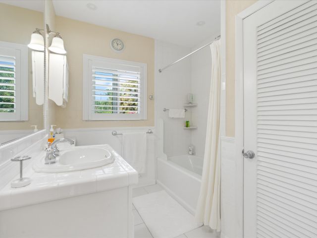 Home for rent at 1309 NW 4th Avenue - photo 5197592
