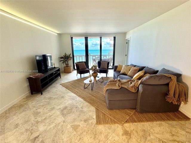 Apartment for sale  Unit #A404 - photo 5675439