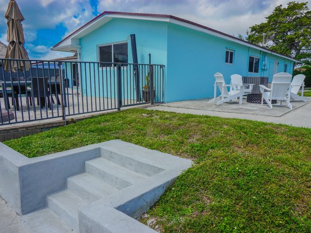 Home for sale at 440 SW 18th Street - photo 5177522