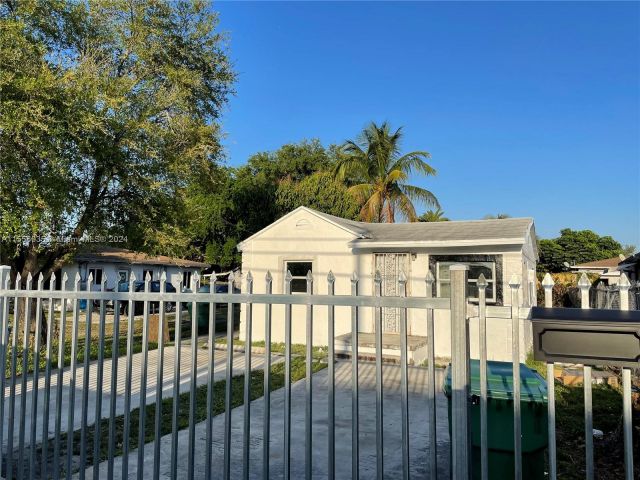 Home for rent at 7675 NW 16th Ave 7675 - photo 5177986