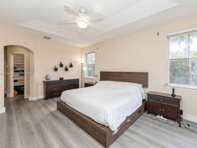 Home for rent at 999 N Harbor Vw N 999 - photo 5178836