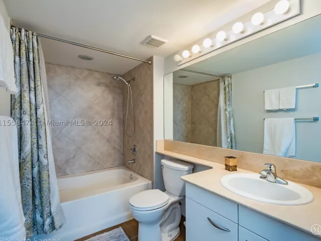 2-bedroom condo for rent in Hallandale Beach - 2080 S Ocean Dr 602 - MondialRealty