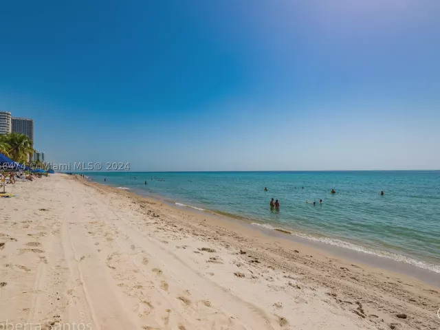 2-bedroom condo for rent in Hallandale Beach - 2080 S Ocean Dr 602 - MondialRealty