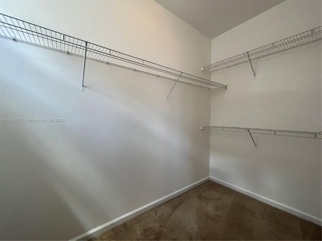 Home for rent at 1033 NE 17th Way 1603 - photo 5180427