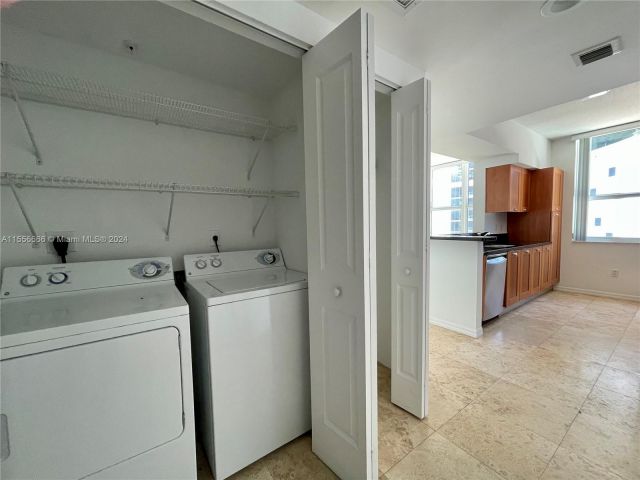 Apartment for rent  Unit #801 - photo 5180814