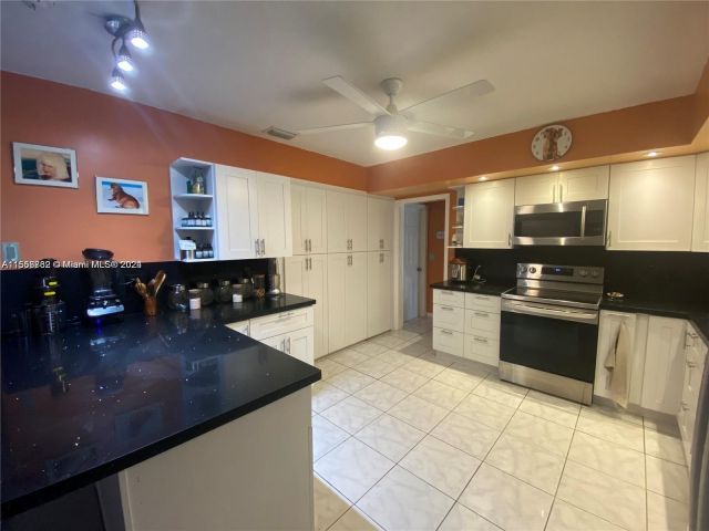 Home for sale at 3825 Washington St - photo 5183058