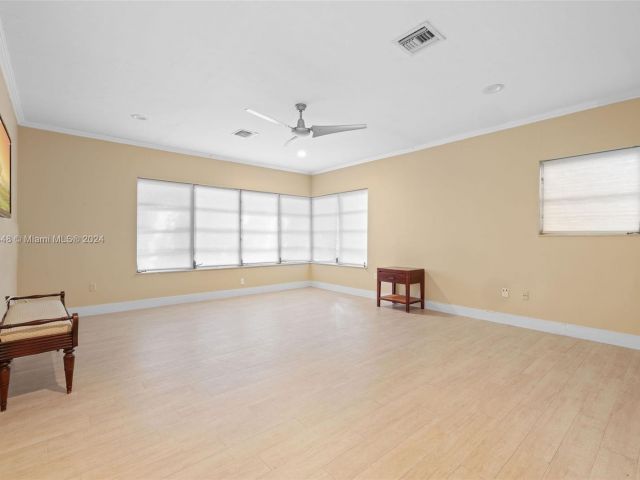 Home for rent at 4525 N Michigan Ave - photo 5183332