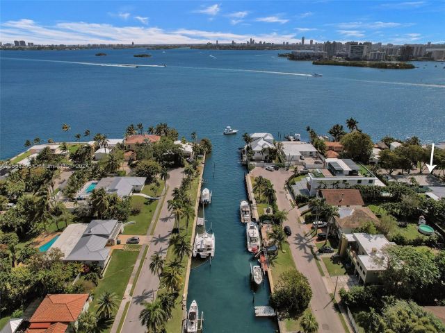 Home for sale at 8800 N Bayshore Dr - photo 5187077