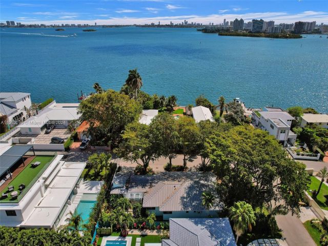 Home for sale at 8800 N Bayshore Dr - photo 5187079