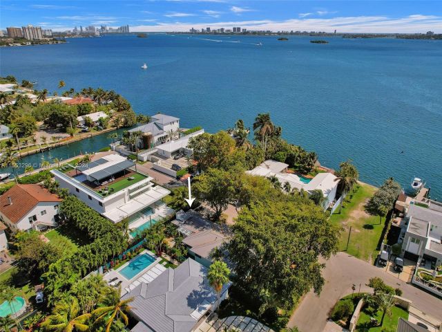 Home for sale at 8800 N Bayshore Dr - photo 5187082