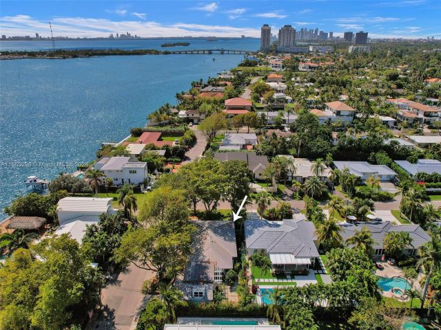 Home for sale at 8800 N Bayshore Dr - photo 5187083