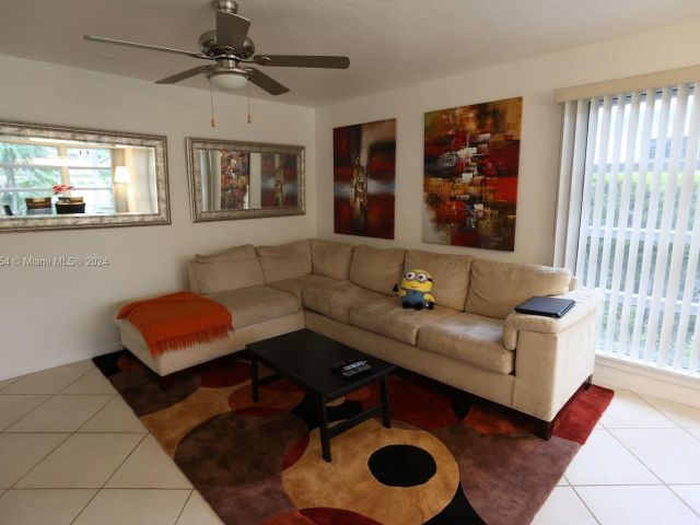 Home for rent at 1443 Hollywood Blvd 0 - photo 5183831