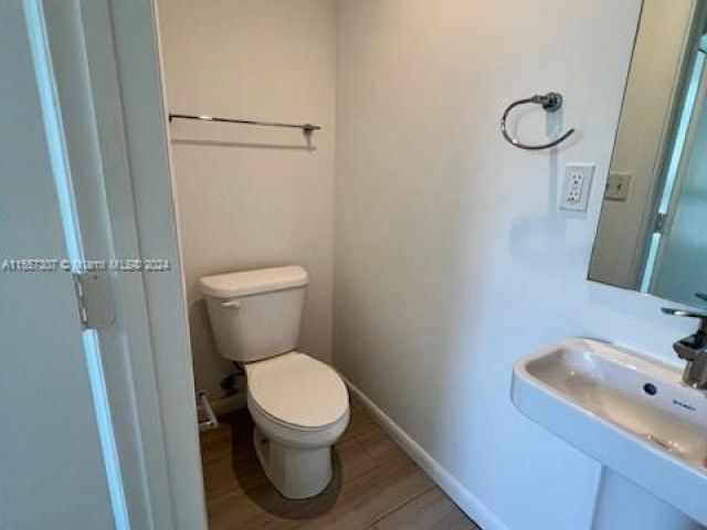 Home for rent at 113 NE 6th St 115 - photo 5184068