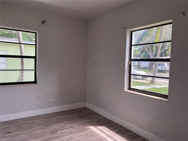 Home for rent at 837 SW 26th St - photo 5184075