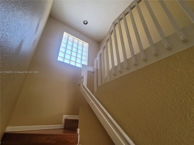 Home for rent at 4434 Lake Lucerne Cir - photo 5229834