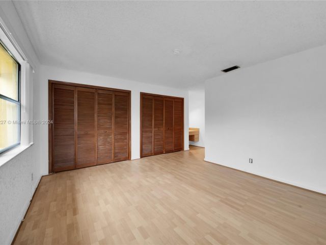 Home for rent at 120 SE 12th Ave 3 - photo 5185573