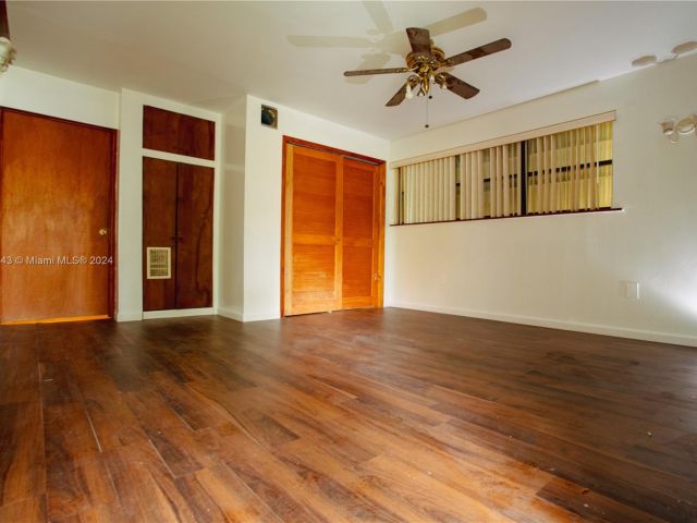 Home for rent at 8361 NE 3rd Ave - photo 5190289