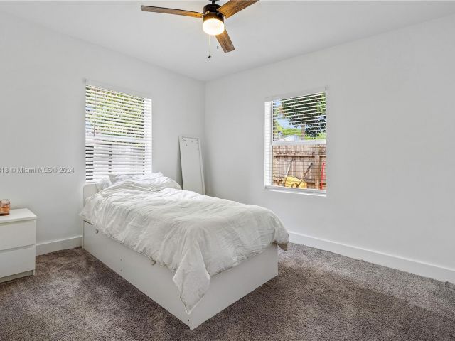 Home for sale at 907 SW 17th St - photo 5192852