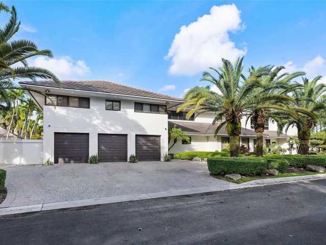 Home for sale at 9464 NW 52nd Doral Ln - photo 5214317