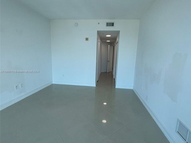 Apartment for rent  Unit #1-1102 - photo 5205590
