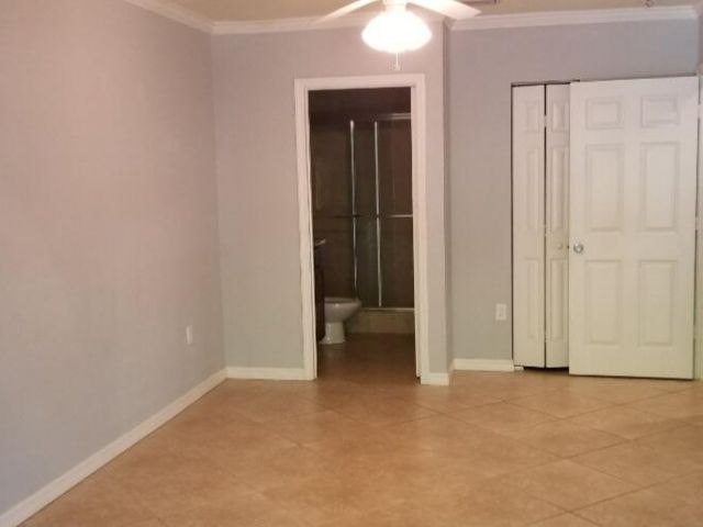 Home for rent at 1000 Palm Trail 27 - photo 5213198
