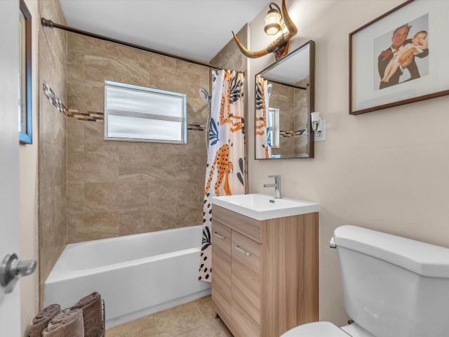 Home for sale at 530 38th St - photo 5207759