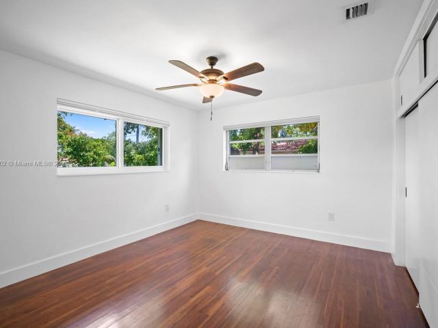 Home for rent at 13721 N Miami Ave - photo 5208418