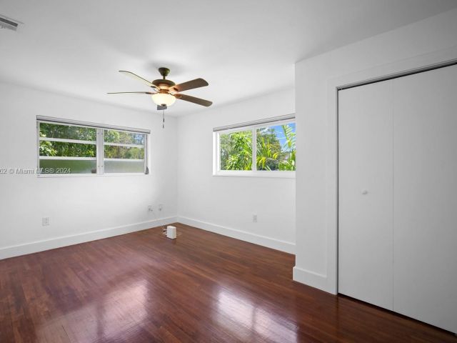 Home for rent at 13721 N Miami Ave - photo 5208419