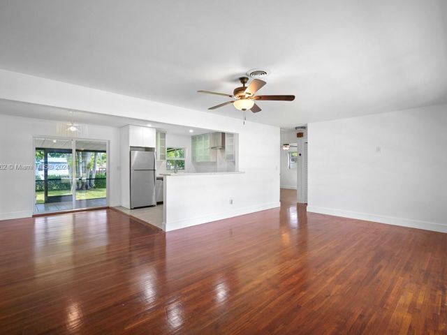 Home for rent at 13721 N Miami Ave - photo 5208427