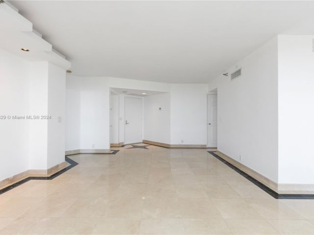 Apartment for sale  Unit #LPH5 - photo 5219919