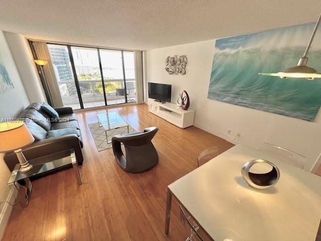 Apartment for rent  Unit #A1748 - photo 5460791