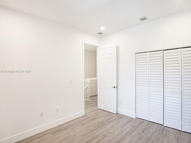 Home for rent at 4234 NE 9th St 4234 - photo 5209167