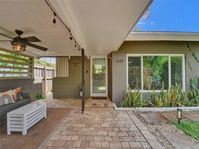 Home for sale at 1624 NW 7th Ave - photo 5219310