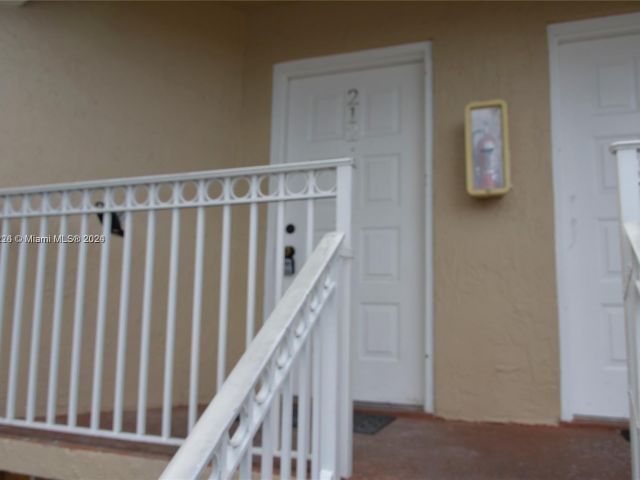 Home for rent at 8695 NW 6th Ln 2-212 - photo 5214164