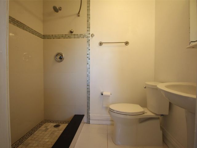 Home for rent at 2577 NE 15th St - photo 5214772