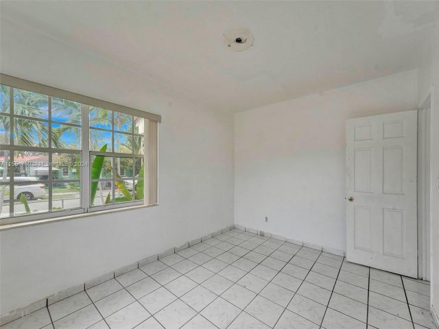 Home for sale at 1121 SW 36th Ave - photo 5215296