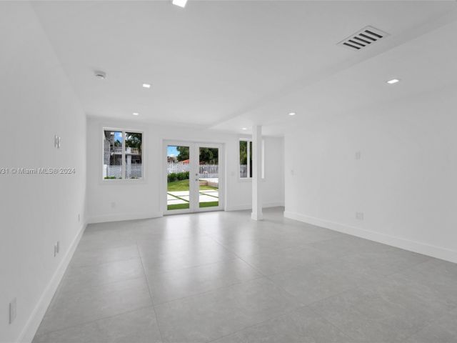 Home for sale at 2121 SW 22nd Ave - photo 5222484