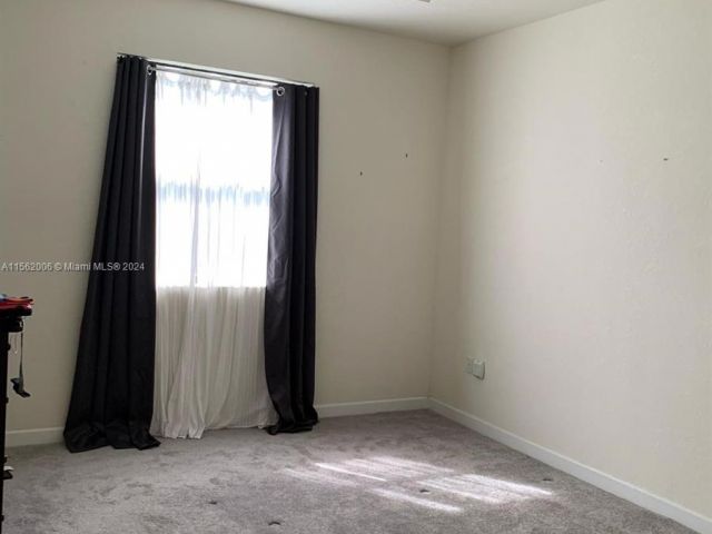 Home for rent at 210 SE 33rd Ter 210 - photo 5225789
