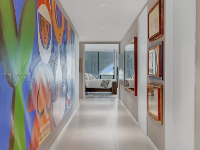 4-bedroom condo for sale in Miami - 1000 Biscayne Blvd 1702 - MondialRealty