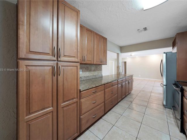 Home for sale at 11900 SW 84th Ave - photo 5388296