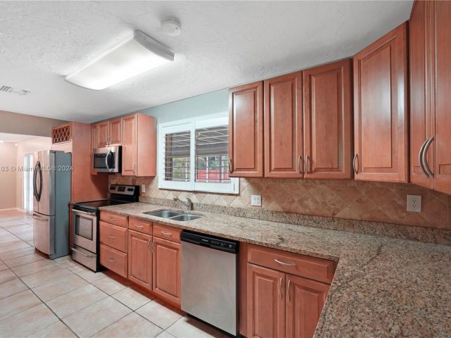 Home for sale at 11900 SW 84th Ave - photo 5388298