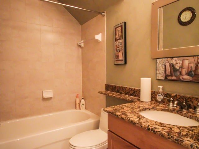 Home for rent at 838 NW 82nd Place - photo 5222268
