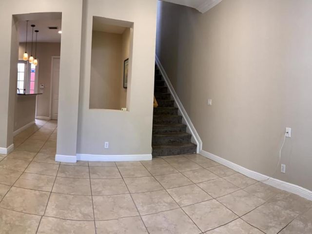 Home for rent at 838 NW 82nd Place - photo 5222278
