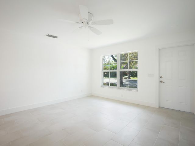 Home for rent at 705 New York Street - photo 5222689