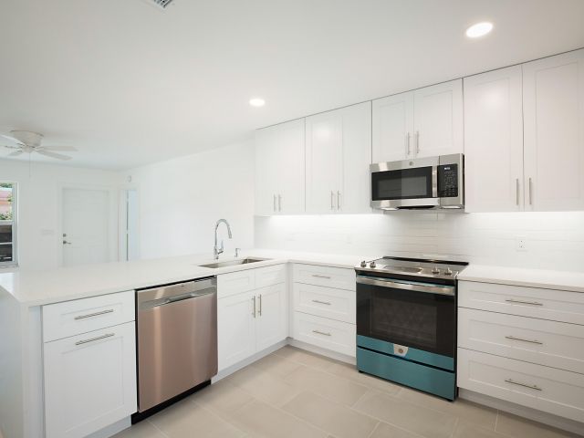 Home for rent at 705 New York Street - photo 5222695