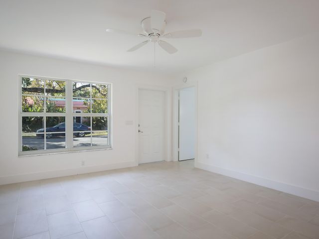 Home for rent at 705 New York Street - photo 5222700