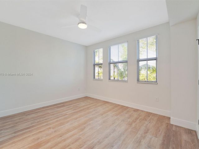 Home for rent at 10170 SW 7th St 11-101 - photo 5227287